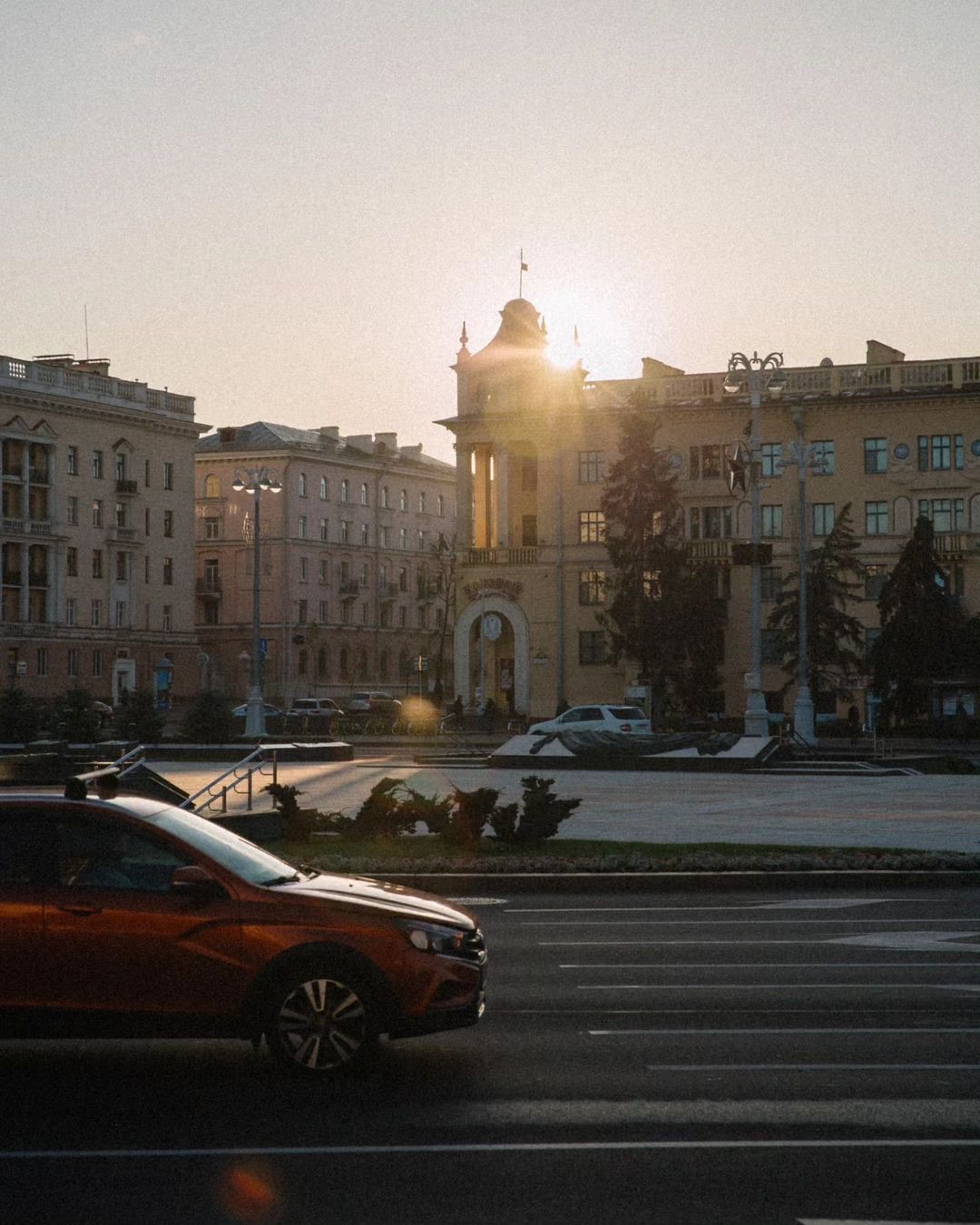 Фото площади Победы в Минске, снимал @graph_calligraph